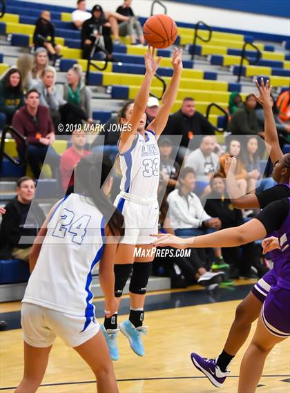 Thumbnail 3 in La Jolla Country Day vs. Garfield (Nike Tournament of Champions)  photogallery.