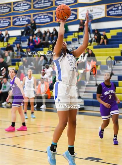 Thumbnail 2 in La Jolla Country Day vs. Garfield (Nike Tournament of Champions)  photogallery.