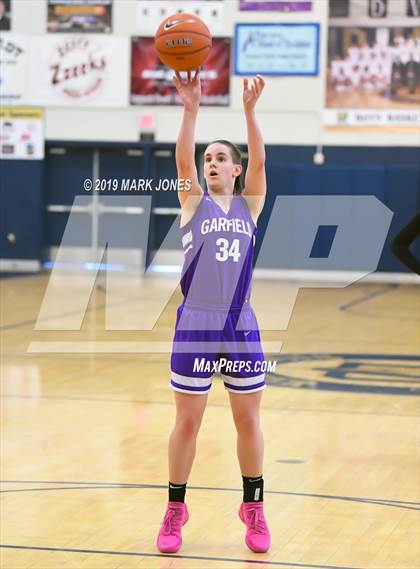 Thumbnail 2 in La Jolla Country Day vs. Garfield (Nike Tournament of Champions)  photogallery.