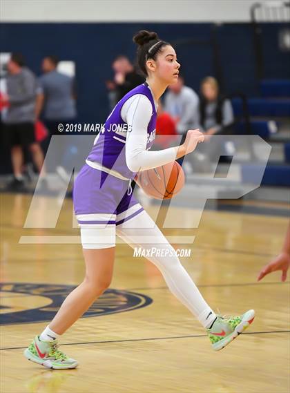 Thumbnail 2 in La Jolla Country Day vs. Garfield (Nike Tournament of Champions)  photogallery.