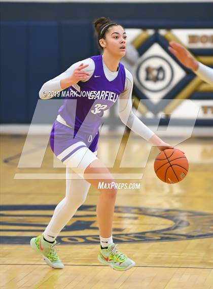 Thumbnail 3 in La Jolla Country Day vs. Garfield (Nike Tournament of Champions)  photogallery.