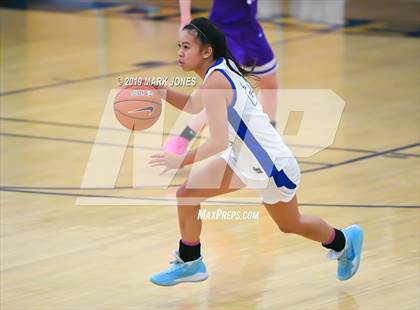 Thumbnail 3 in La Jolla Country Day vs. Garfield (Nike Tournament of Champions)  photogallery.