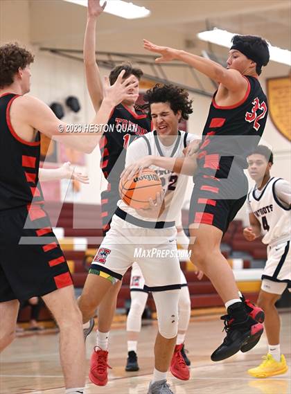 Thumbnail 3 in San Clemente vs. San Bernardino (Coast Classic) photogallery.
