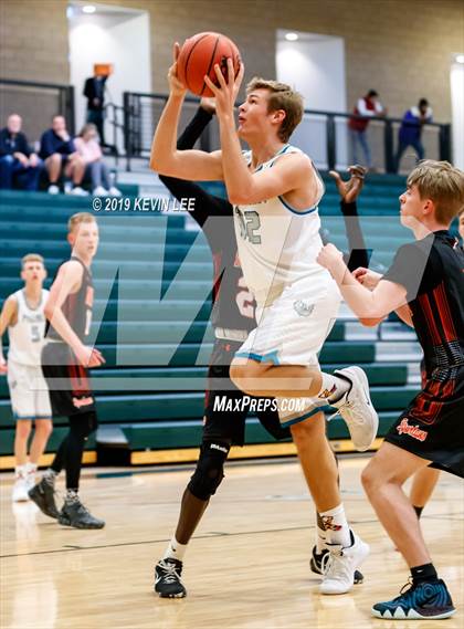 Thumbnail 3 in Farmington vs. Murray (Utah Autism Holiday Classic) photogallery.