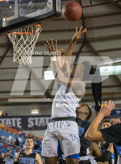 Thumbnail 3 in Curtis vs. Federal Way (WIAA 4A Quarterfinal) photogallery.