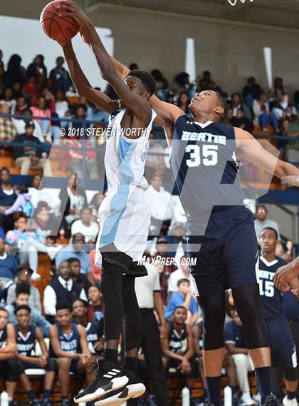 Thumbnail 1 in Washington County vs. Bertie (Roanoke-Chowan News Herald Holiday Tournament) photogallery.