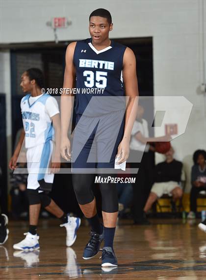 Thumbnail 3 in Washington County vs. Bertie (Roanoke-Chowan News Herald Holiday Tournament) photogallery.
