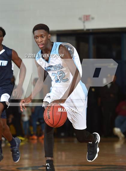 Thumbnail 2 in Washington County vs. Bertie (Roanoke-Chowan News Herald Holiday Tournament) photogallery.