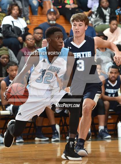 Thumbnail 2 in Washington County vs. Bertie (Roanoke-Chowan News Herald Holiday Tournament) photogallery.
