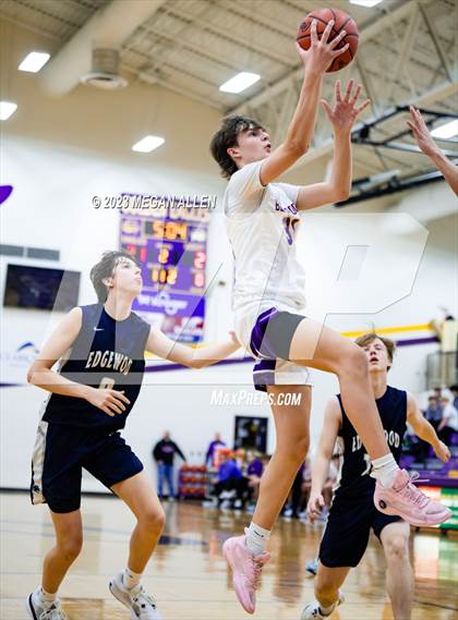 Thumbnail 3 in Edgewood @ Bellbrook photogallery.