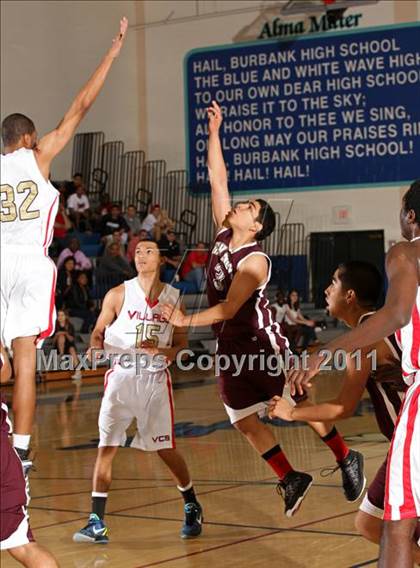 Thumbnail 2 in Van Nuys vs. Village Christian (Bulldog Tournament) photogallery.