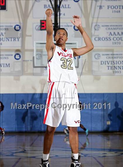 Thumbnail 2 in Van Nuys vs. Village Christian (Bulldog Tournament) photogallery.
