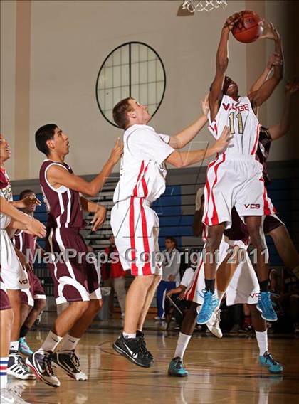 Thumbnail 1 in Van Nuys vs. Village Christian (Bulldog Tournament) photogallery.