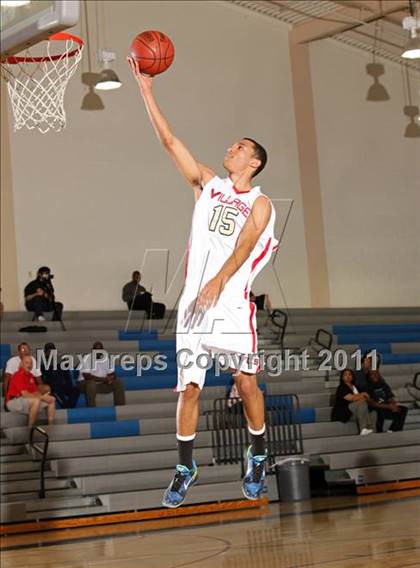 Thumbnail 2 in Van Nuys vs. Village Christian (Bulldog Tournament) photogallery.