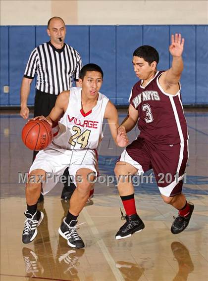 Thumbnail 3 in Van Nuys vs. Village Christian (Bulldog Tournament) photogallery.