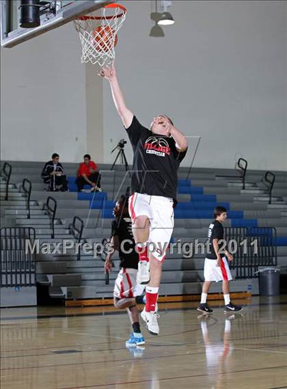 Thumbnail 1 in Van Nuys vs. Village Christian (Bulldog Tournament) photogallery.