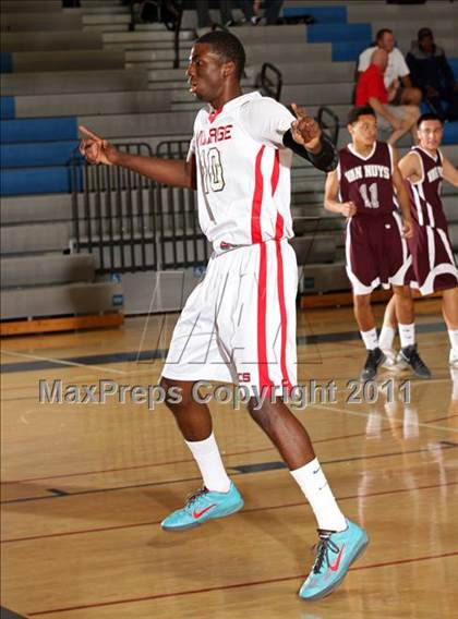 Thumbnail 3 in Van Nuys vs. Village Christian (Bulldog Tournament) photogallery.