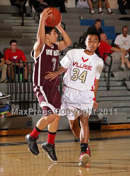 Thumbnail 1 in Van Nuys vs. Village Christian (Bulldog Tournament) photogallery.