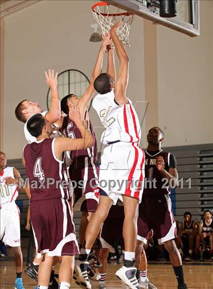Thumbnail 3 in Van Nuys vs. Village Christian (Bulldog Tournament) photogallery.