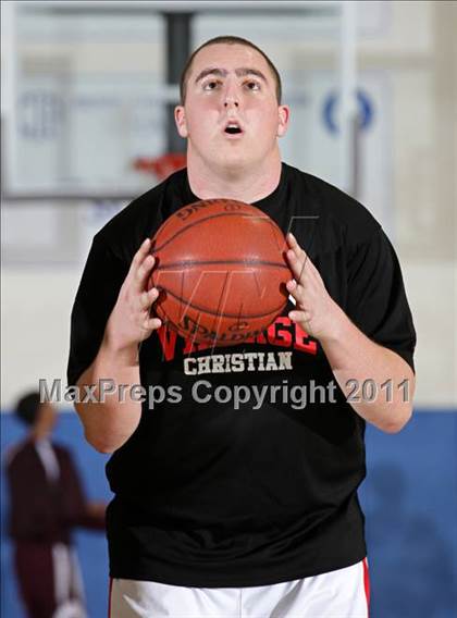 Thumbnail 3 in Van Nuys vs. Village Christian (Bulldog Tournament) photogallery.