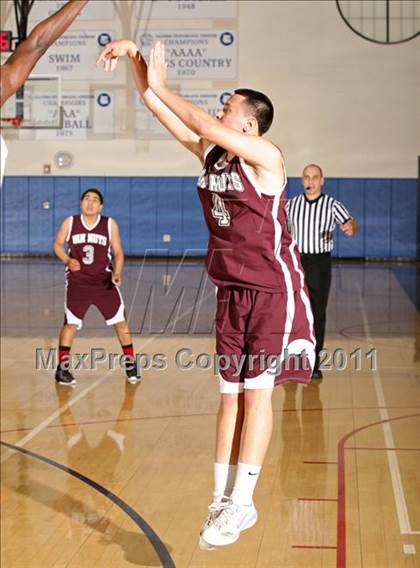 Thumbnail 2 in Van Nuys vs. Village Christian (Bulldog Tournament) photogallery.