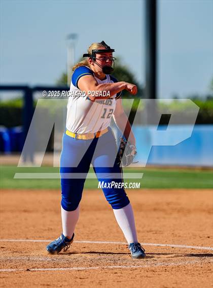 Thumbnail 1 in Dos Palos vs. Orcutt Academy (CIFCS - Division V Championship) photogallery.