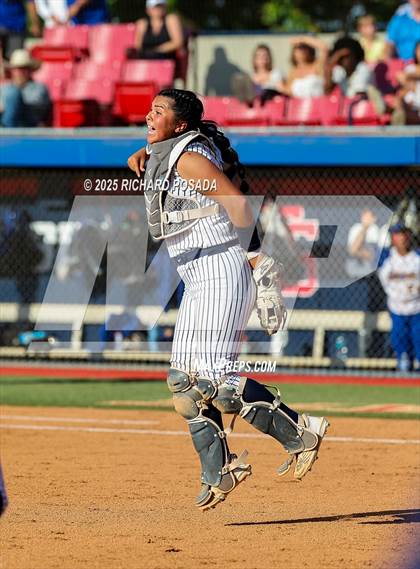Thumbnail 2 in Dos Palos vs. Orcutt Academy (CIFCS - Division V Championship) photogallery.