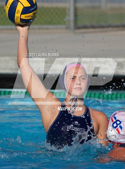 Thumbnail 2 in Clovis East vs Sanger (Arroyo Grande Fall Classic) photogallery.