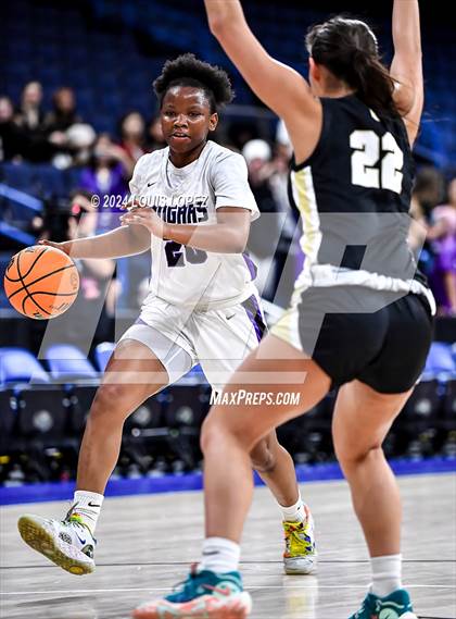 Thumbnail 2 in Rancho Cucamonga vs. Canyon (CIF SS DIV 4AA Championship) photogallery.