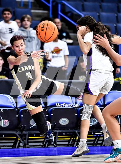 Thumbnail 3 in Rancho Cucamonga vs. Canyon (CIF SS DIV 4AA Championship) photogallery.