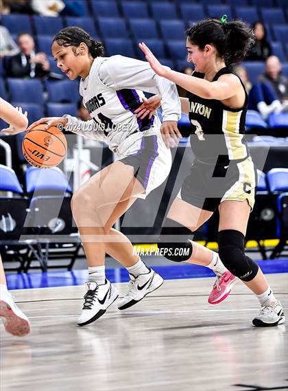 Thumbnail 3 in Rancho Cucamonga vs. Canyon (CIF SS DIV 4AA Championship) photogallery.