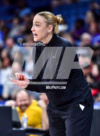 Thumbnail 3 in Rancho Cucamonga vs. Canyon (CIF SS DIV 4AA Championship) photogallery.