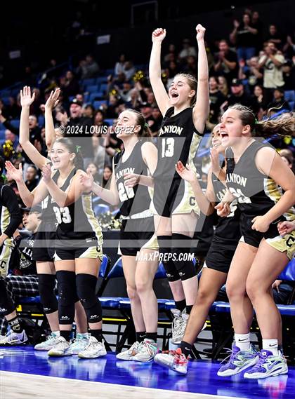 Thumbnail 2 in Rancho Cucamonga vs. Canyon (CIF SS DIV 4AA Championship) photogallery.