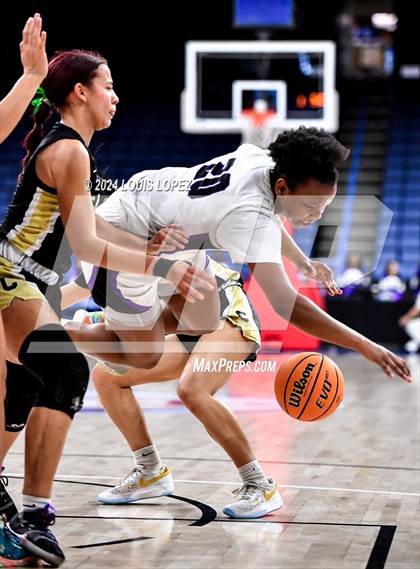 Thumbnail 2 in Rancho Cucamonga vs. Canyon (CIF SS DIV 4AA Championship) photogallery.