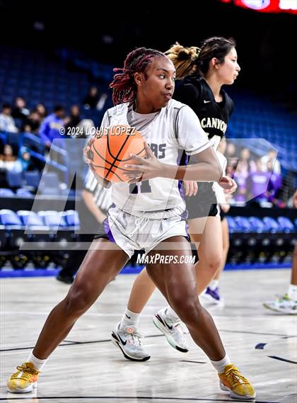 Thumbnail 1 in Rancho Cucamonga vs. Canyon (CIF SS DIV 4AA Championship) photogallery.