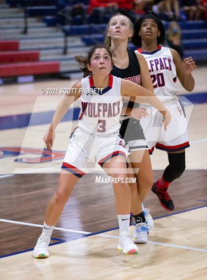 Thumbnail 3 in Fallbrook @ Great Oak photogallery.