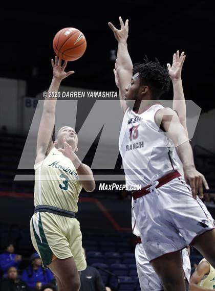 Thumbnail 2 in Weston Ranch vs. Moreau Catholic (MaxPreps MLK Classic) photogallery.