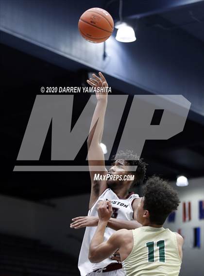 Thumbnail 3 in Weston Ranch vs. Moreau Catholic (MaxPreps MLK Classic) photogallery.