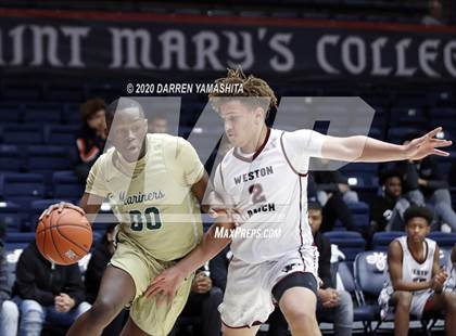 Thumbnail 2 in Weston Ranch vs. Moreau Catholic (MaxPreps MLK Classic) photogallery.