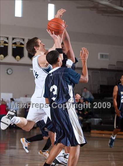 Thumbnail 1 in Rim of the World vs Yucaipa (MaxPreps Holiday Classic) photogallery.