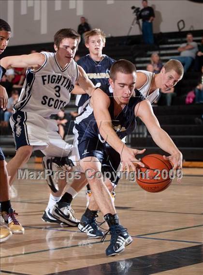 Thumbnail 2 in Rim of the World vs Yucaipa (MaxPreps Holiday Classic) photogallery.