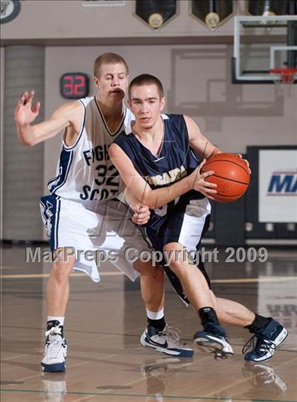 Thumbnail 3 in Rim of the World vs Yucaipa (MaxPreps Holiday Classic) photogallery.