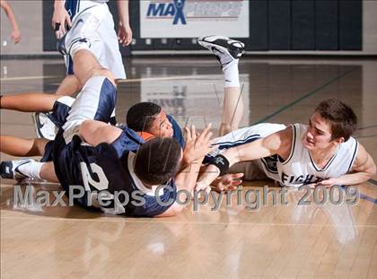 Thumbnail 3 in Rim of the World vs Yucaipa (MaxPreps Holiday Classic) photogallery.