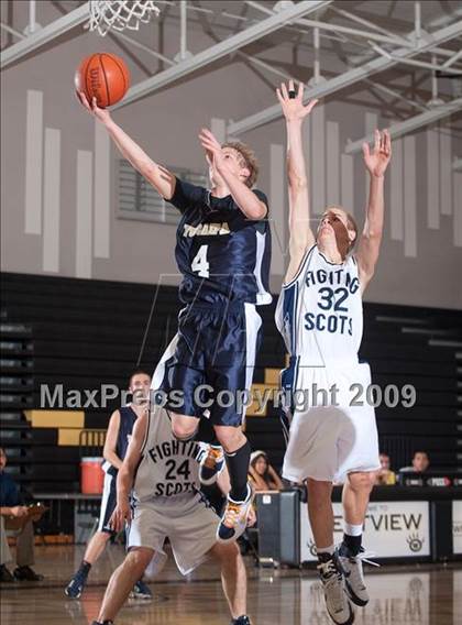 Thumbnail 1 in Rim of the World vs Yucaipa (MaxPreps Holiday Classic) photogallery.
