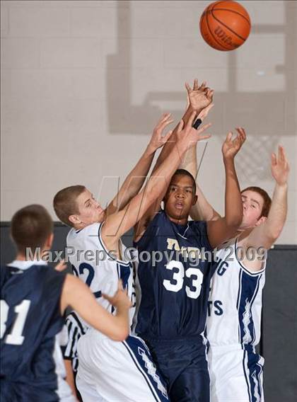 Thumbnail 1 in Rim of the World vs Yucaipa (MaxPreps Holiday Classic) photogallery.