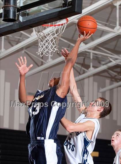 Thumbnail 2 in Rim of the World vs Yucaipa (MaxPreps Holiday Classic) photogallery.