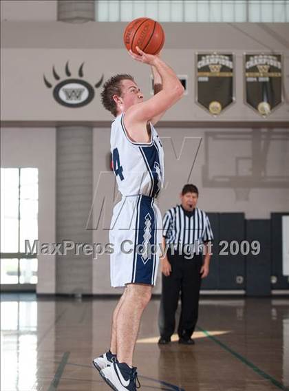 Thumbnail 1 in Rim of the World vs Yucaipa (MaxPreps Holiday Classic) photogallery.