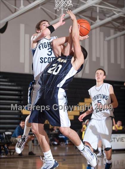 Thumbnail 3 in Rim of the World vs Yucaipa (MaxPreps Holiday Classic) photogallery.