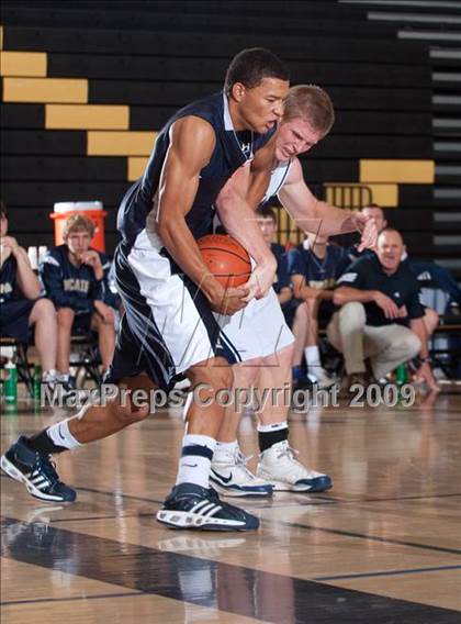 Thumbnail 1 in Rim of the World vs Yucaipa (MaxPreps Holiday Classic) photogallery.