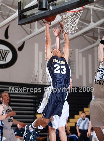 Thumbnail 2 in Rim of the World vs Yucaipa (MaxPreps Holiday Classic) photogallery.